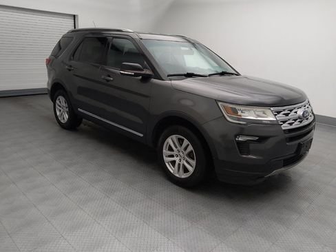 Used 2019 Ford Explorer XLT w/ Equipment Group 201A AWD/4WD image 11