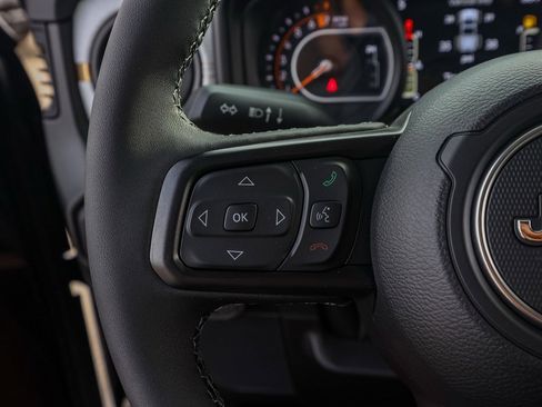 New 2025 Jeep Gladiator Willys image 25