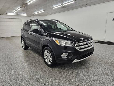 Used 2018 Ford Escape SE w/ SE Sync 3 Package FWD image 3