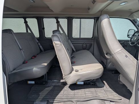 Used 2025 Chevrolet Express 3500 LT w/ LT Preferred Equipment Group RWD image 15