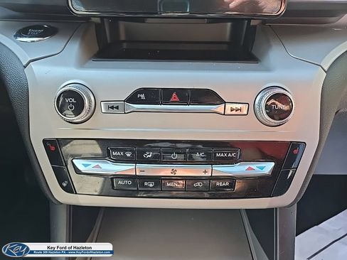 Used 2024 Ford Explorer XLT w/ Equipment Group 202A AWD/4WD image 25