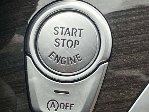 Used 2021 BMW 740i w/ Premium Package RWD image 32