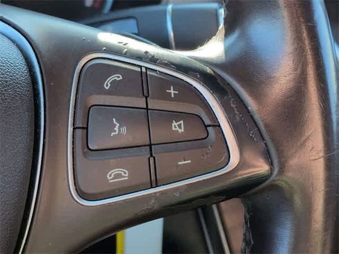 Used 2018 Mercedes-Benz GLC 300 4MATIC image 26