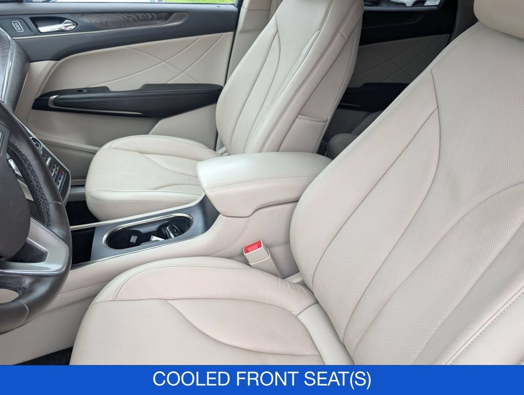 Used 2018 Lincoln MKC Reserve w/ Lincoln MKC Climate Package AWD/4WD image 14