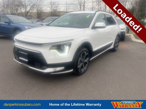 Used 2025 Kia Niro EX Touring image 1
