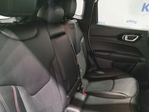 Used 2025 Jeep Compass Trailhawk AWD/4WD image 18