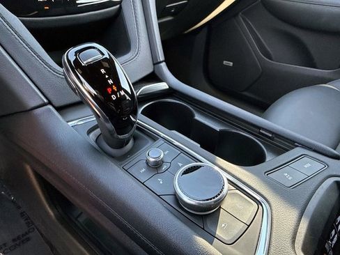 Used 2024 Cadillac XT6 Sport w/ Technology Package image 28