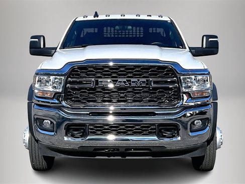 Used 2024 RAM 5500 Tradesman image 4