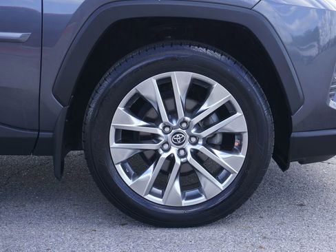 Used 2019 Toyota RAV4 XLE Premium w/ Cold Weather Package AWD/4WD image 13