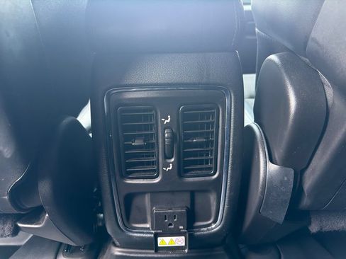 Used 2022 Jeep Grand Cherokee Laredo X RWD image 24