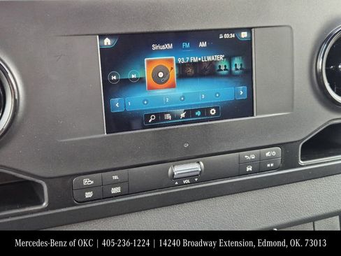 Used 2025 Mercedes-Benz Sprinter 2500 image 16