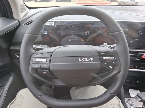 New 2026 Kia Sportage EX FWD image 8