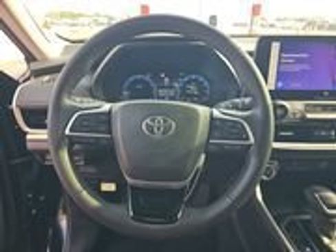 Used 2024 Toyota Grand Highlander FWD image 15