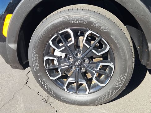 Used 2022 Hyundai Santa Cruz SEL Premium image 10