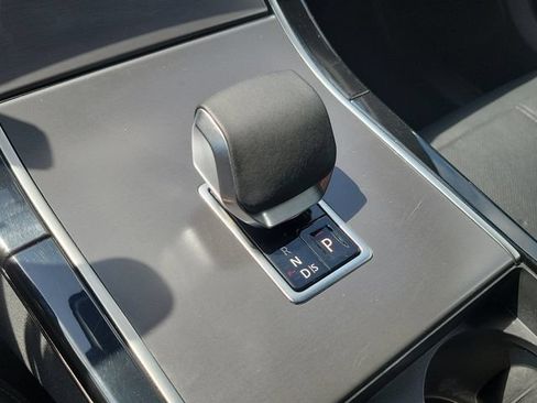 Used 2025 Land Rover Range Rover Velar Dynamic SE AWD/4WD image 35