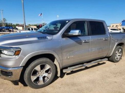 Used 2022 RAM 1500 Laramie AWD/4WD image 3