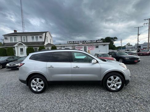 Used 2017 Chevrolet Traverse LT w/ Style and Technology Package AWD/4WD image 5