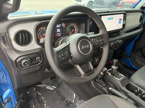 Used 2024 Jeep Wrangler Sport AWD/4WD image 10