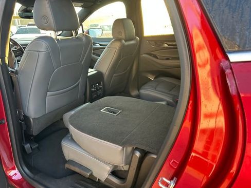 Used 2024 Buick Enclave Premium image 40