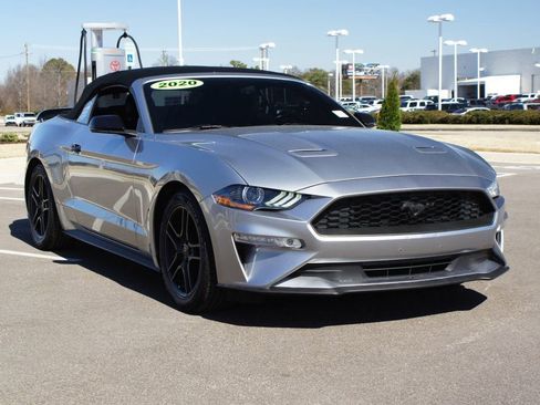 Used 2020 Ford Mustang Premium image 2