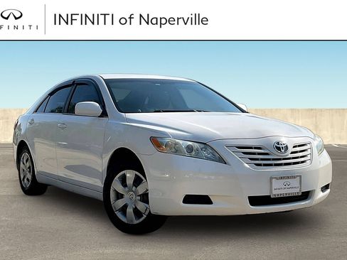 Used 2009 Toyota Camry LE FWD image 1