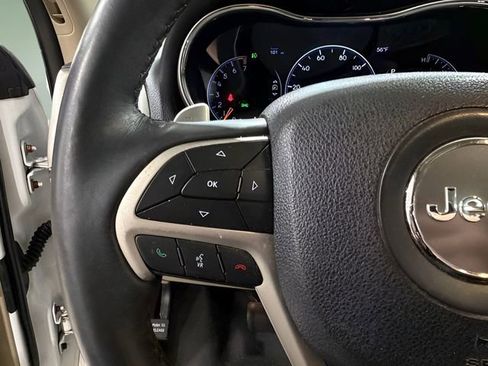 Used 2017 Jeep Grand Cherokee Limited w/ Luxury Group II image 22