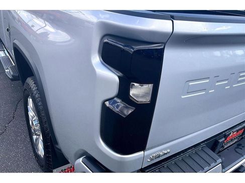 Used 2022 Chevrolet Silverado 3500 High Country w/ Z71 Off-Road Package AWD/4WD image 30