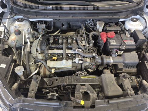 Used 2021 Nissan Kicks SV image 10