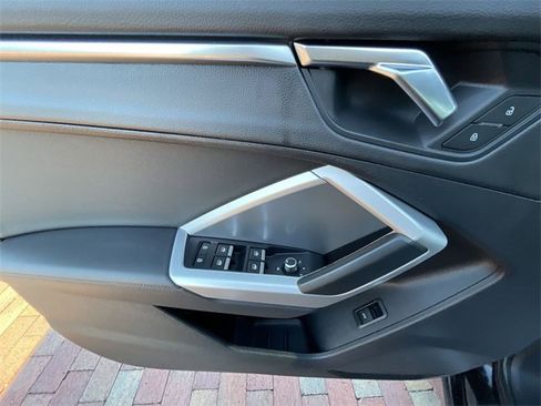 Used 2020 Audi Q3 2.0T Premium w/ Convenience Package image 11