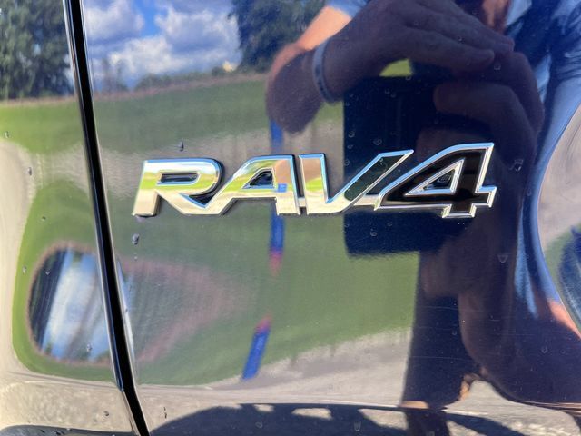Used 2025 Toyota RAV4 XLE AWD/4WD image 39