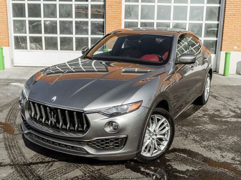 Used 2022 Maserati Levante GT AWD/4WD image 2