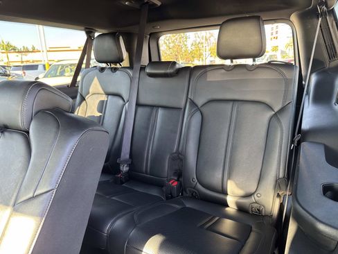 Used 2023 Jeep Wagoneer L Series III w/ Preferred Equipment Group image 23