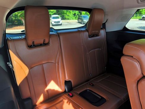 Used 2023 INFINITI QX60 Sensory w/ Cargo Package AWD/4WD image 14