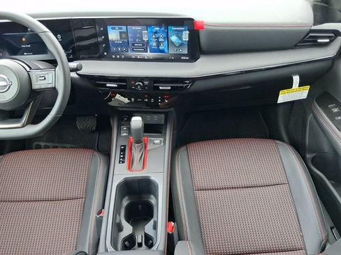 New 2026 Nissan Kicks SR w/ SR Premium Package FWD image 4