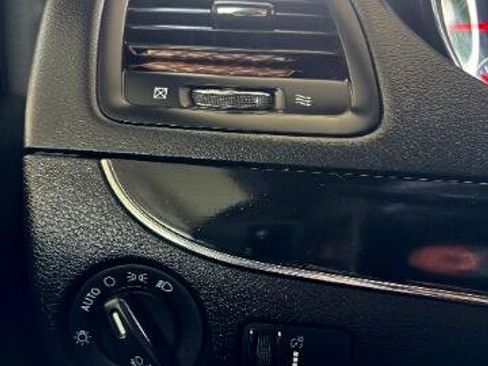 Used 2018 Dodge Grand Caravan SE image 19