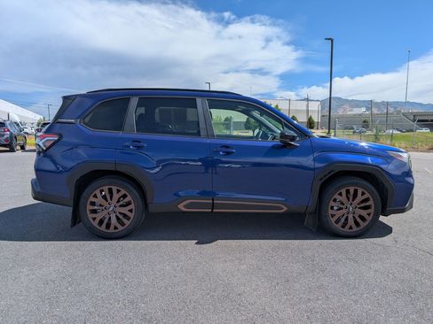 Used 2025 Subaru Forester Sport w/ Popular Package #1 AWD/4WD image 2