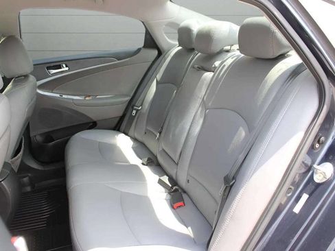 Used 2011 Hyundai Sonata SE image 15