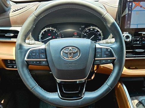 Used 2020 Toyota Highlander Platinum AWD/4WD image 17