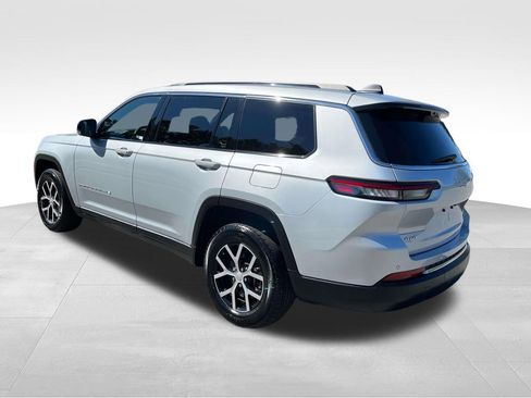 Used 2024 Jeep Grand Cherokee L Limited w/ Luxury Tech Group II image 5