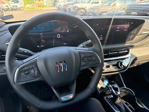Used 2026 Buick Envista Sport Touring w/ Convenience I Package FWD image 9