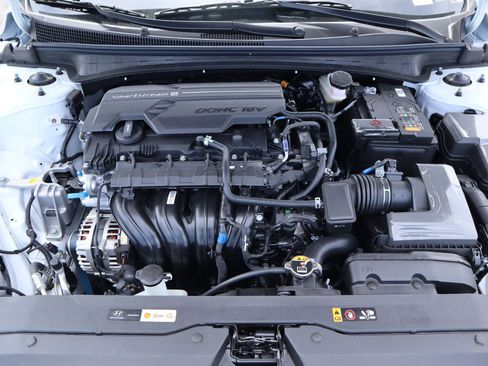 New 2026 Hyundai Elantra Limited FWD image 21