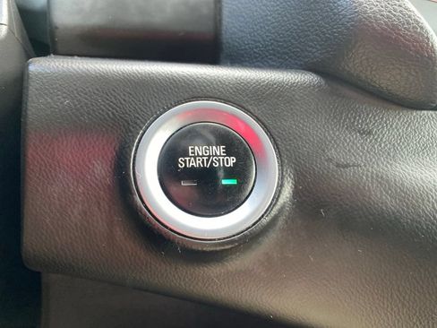 Used 2020 GMC Terrain SLE w/ Driver Convenience Package FWD image 13