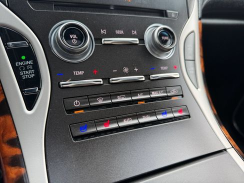 Used 2018 Lincoln MKX Reserve AWD/4WD image 24