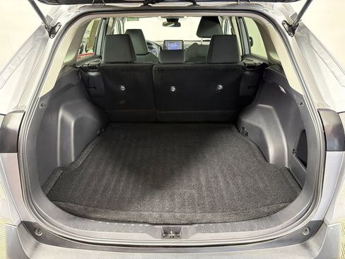 Used 2021 Toyota RAV4 LE FWD image 18