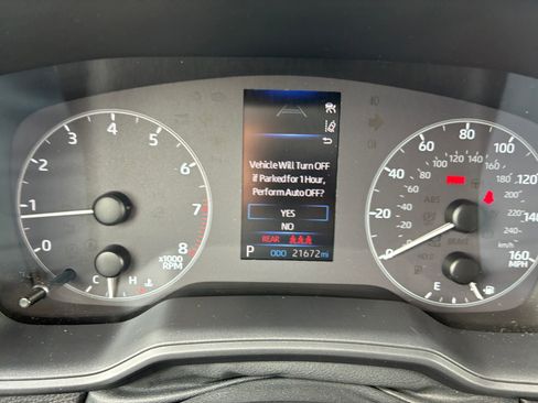 Used 2025 Toyota Corolla Cross LE image 34