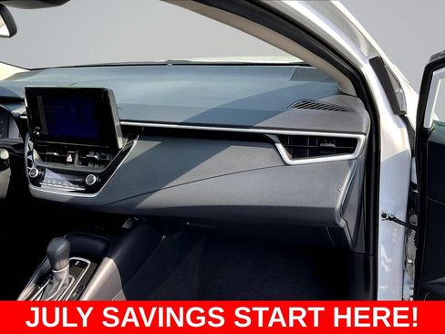 Used 2025 Toyota Corolla LE w/ LE Premium Package FWD image 34