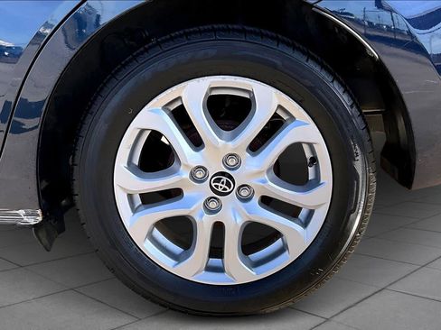 Used 2018 Toyota Yaris iA image 9