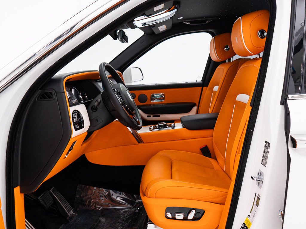 Certified 2023 Rolls-Royce Cullinan AWD/4WD image 15