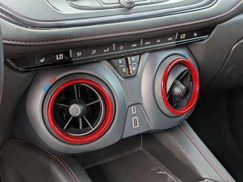 Used 2020 Chevrolet Blazer RS FWD image 33