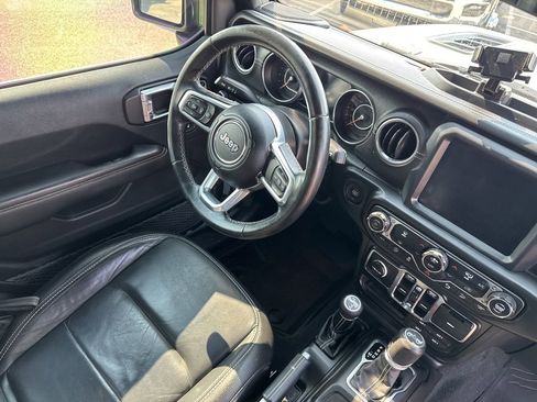 Used 2018 Jeep Wrangler Unlimited Sahara w/ Quick Order Package 24M Moab image 32